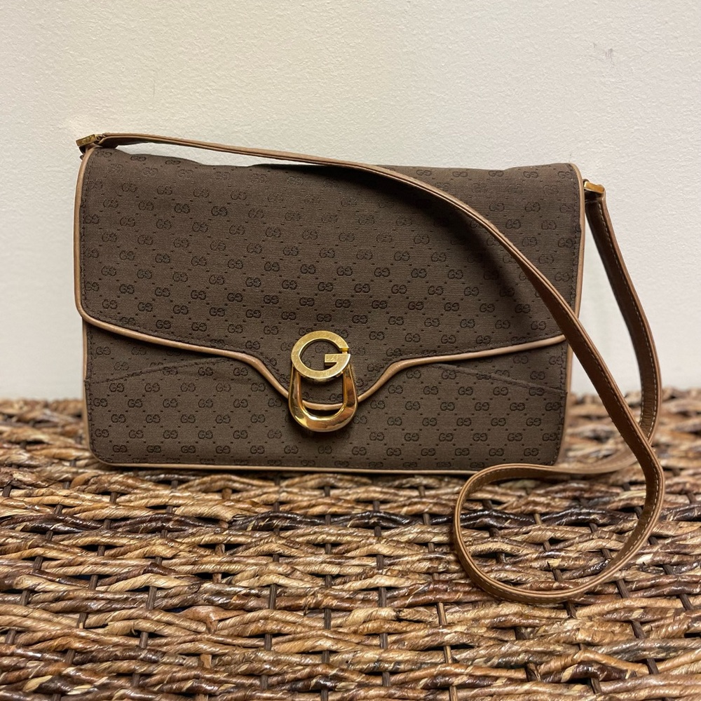 100% Authentic EXTREMELY RARE Early Vintage Gucci Micro GG Saddle Shoulder Bag